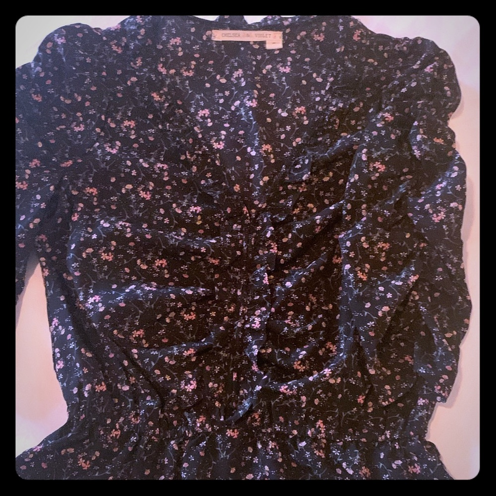 💐Flower top...dress up or down💐